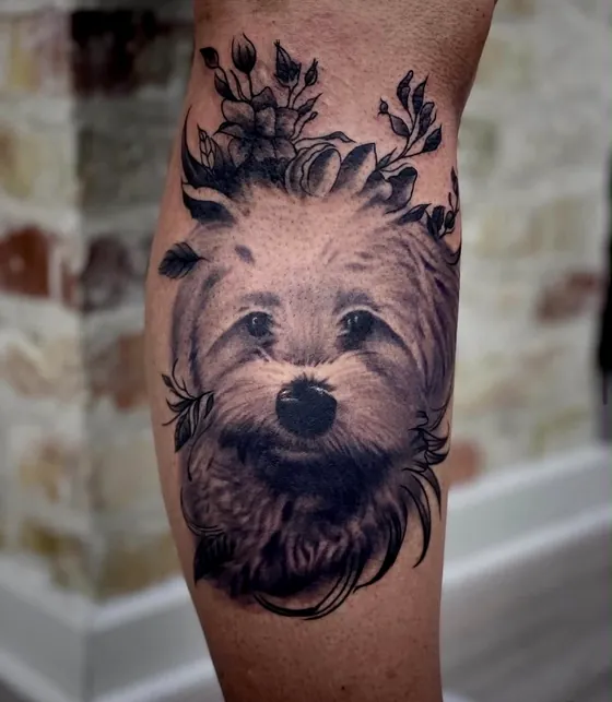 Hundetatovering udført af Mads Flaco hos Don't Fear Ink i Næstved